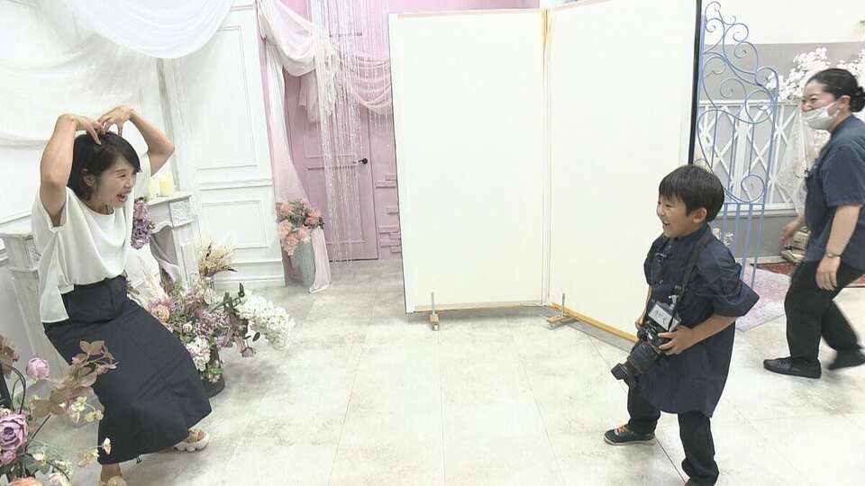 ニュースでも話題！子どもたちがカメラマンに？トータルスタジオフォセットでの記念撮影
